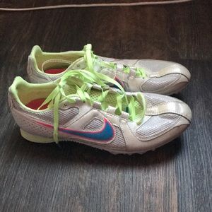 🔘 NWOT - Multi Use Nike track shoes - size 8
